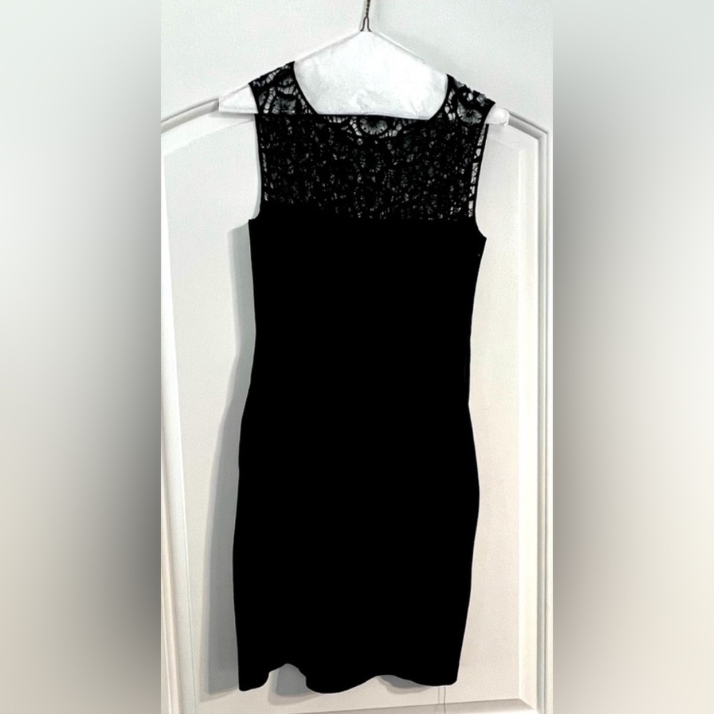 Laundry by Shelli Segal Sheath Dress Black Lace Yoke Mini LBD Classic Party Luxe